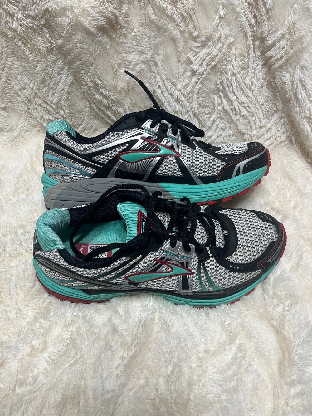 Brooks Women's Running Shoes in Teal, Black and Gray